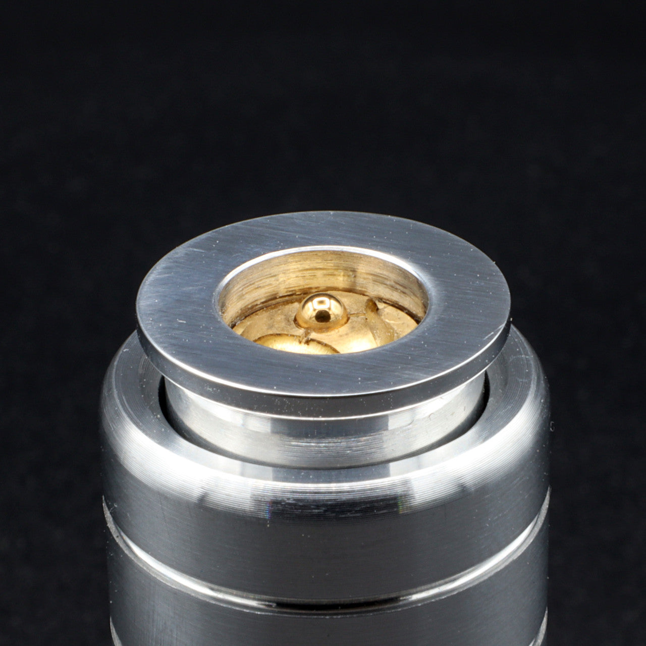 Amban Phase Round - Metal